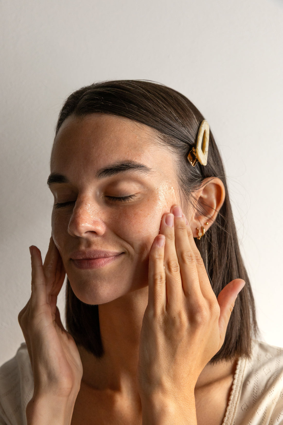 Le calcaire a bon dos : et si votre peau tirait à cause des sulfates ?