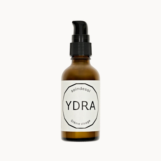 Crème hydratante · 55 ml
La crème ultra douce et fraîche, aux délicieuses notes de Jasmin, l’alliée des longues journées d’été. Sa texture fluide pénètre très rapidement.

Peau souple, protégée et hydratée.