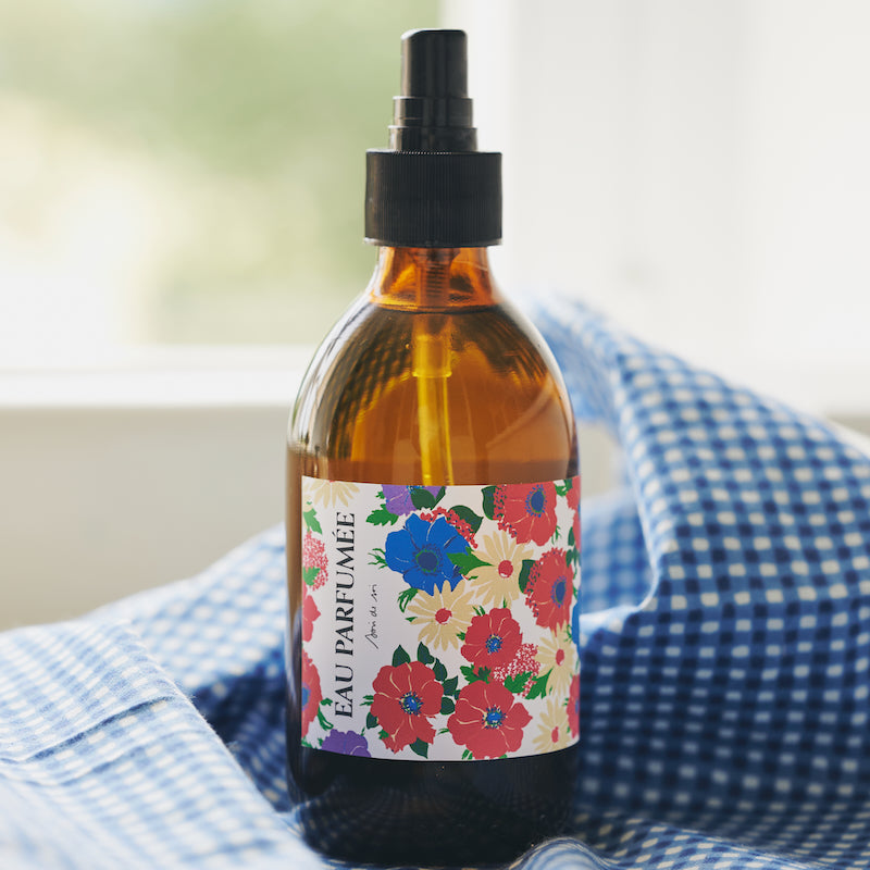 L'Eau Parfumée Signature Soin de Soi aux motifs Lucas Du Tertre
